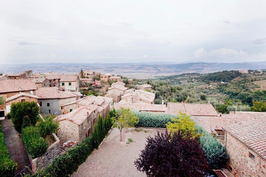 Residenza Palazzo Saloni Aparthotel Montalcino Exterior foto