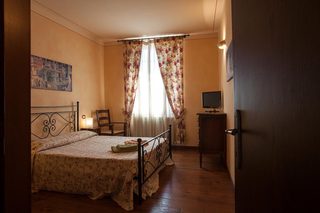 Residenza Palazzo Saloni Aparthotel Montalcino Exterior foto
